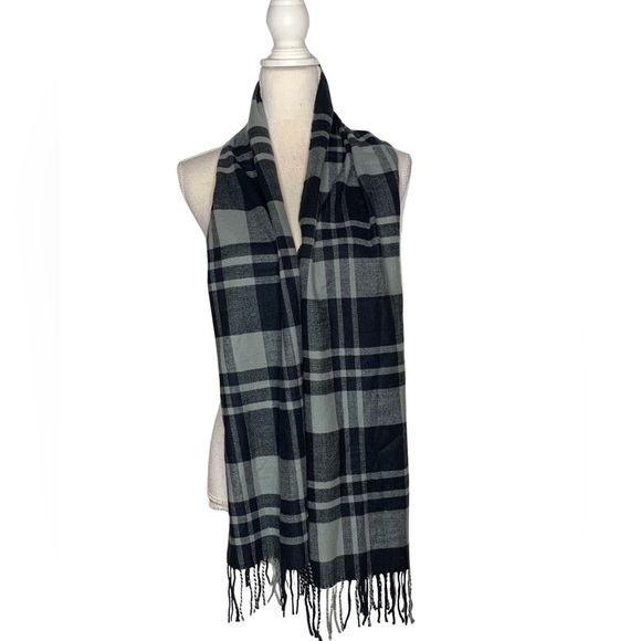 Plaid Cashmere Scarf - Picture 2 of 3